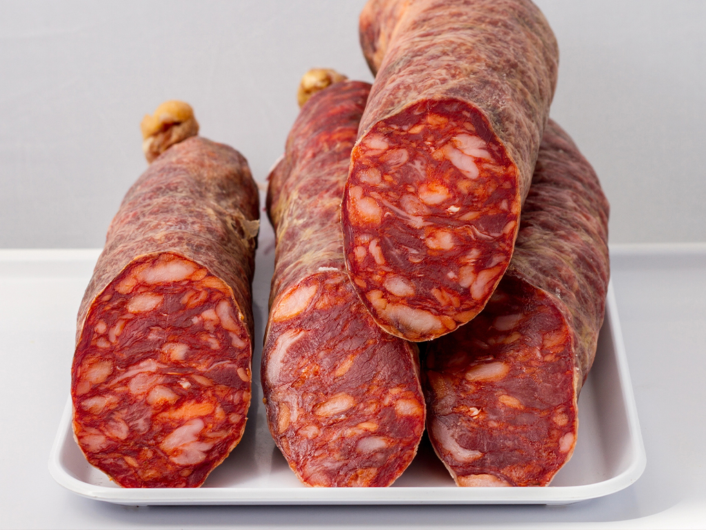 El embutido ibérico sostenible como ventaja competitiva en el canal profesional. Origen, trazabilidad, eficiencia y rentabilidad para tu negocio.